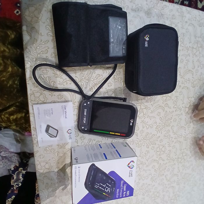 Qon bosim ōlchaydigan elektron apparat