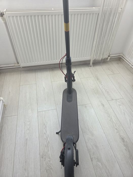 Trotineta electrica xiaomi m365. Fac schimb pe monitor 144-240 hz