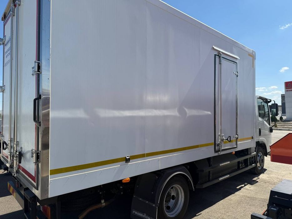 Isuzu NPR 82 L Рефрижератор