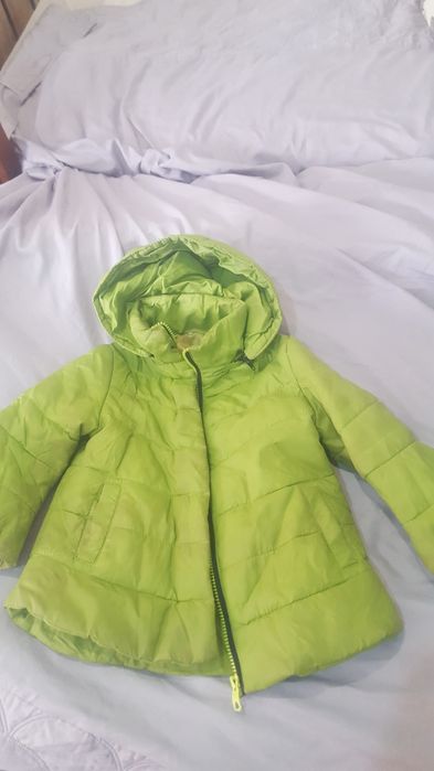 Шапки Куртки  от 2х до 20 лет б/у