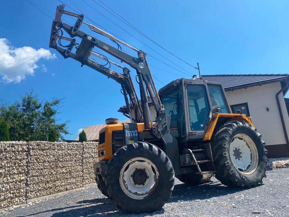 Tractor Renault 130CP cu incarcator frontal