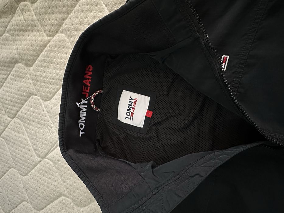 Tommy Jeans Essential Casual  мъжко яке тип бомбер