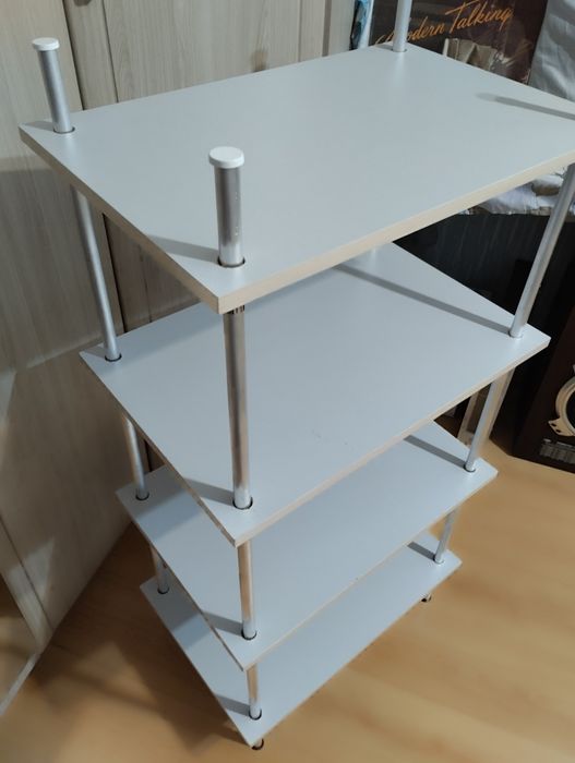 Стойка под радиоаппаратуру