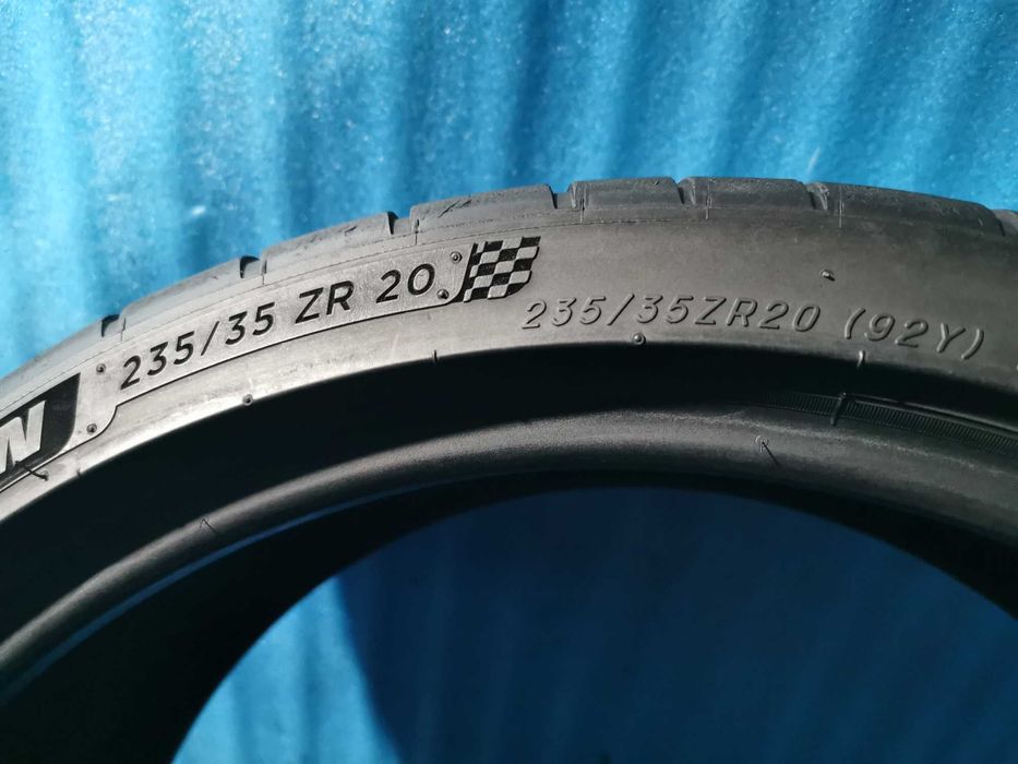 235/35 ZR20 - michelin 2 bucati
