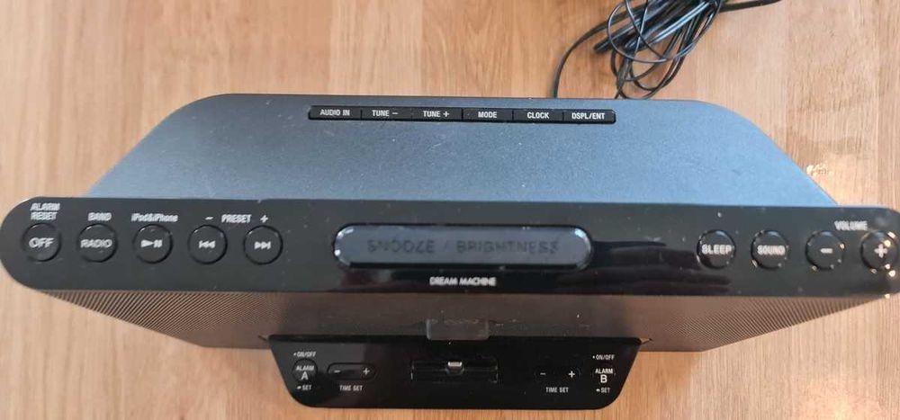 Radio Sony cu ceas deşteptător,  Dock Conector iPod iPhone Lightning