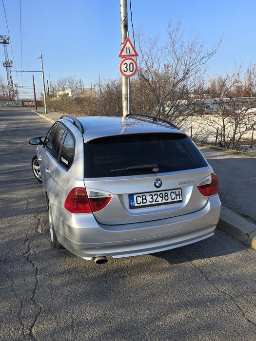 Автомобил bmw 320