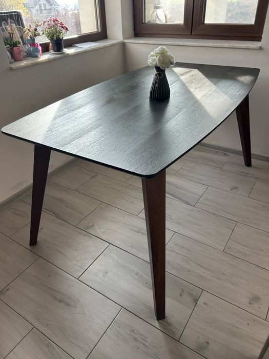 Masa bucatarie superba