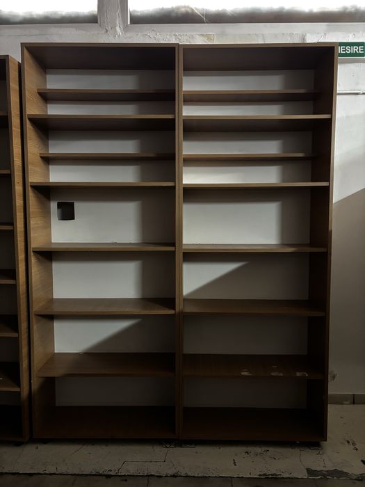 Biblioteci / rafturi din lemn