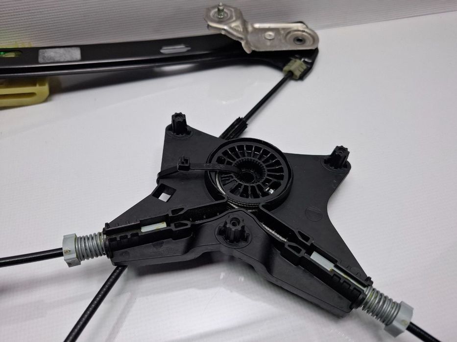 Macara Geam dreapta fata VOLKSWAGEN PASSAT Variant 3G5 2014 - >2.0 TDI CRLB, DBGA, DFGA 3G0837462C