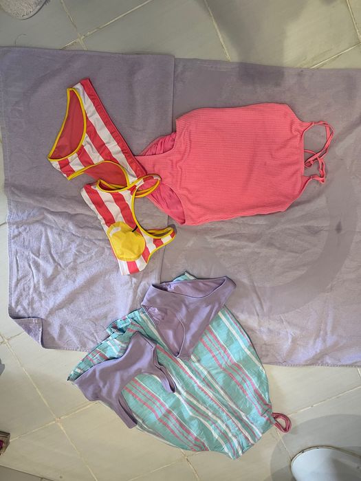 Детски лот 10-11 г общо за 14 евро benetton