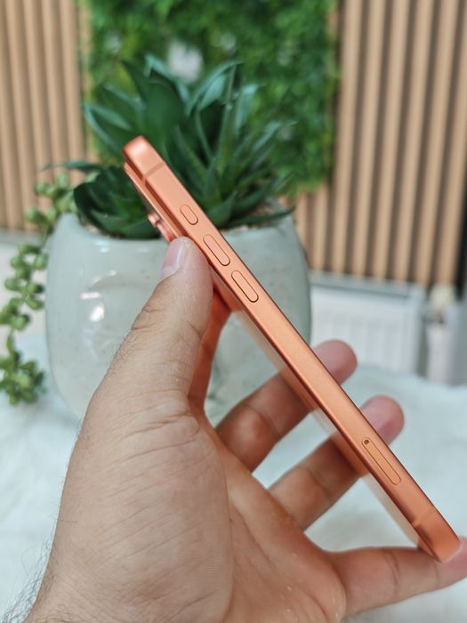 iPhone 17 Pro Max Cosmic Orange