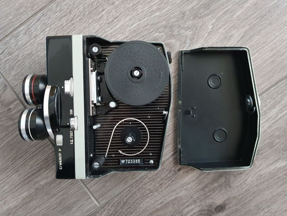 Кинокамера пленочная Экран-4, 8мм, СССР