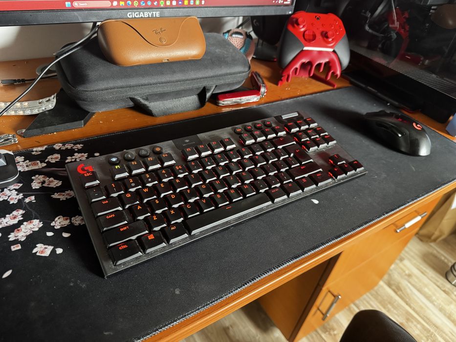 Tastatura Logitech G915 tkl