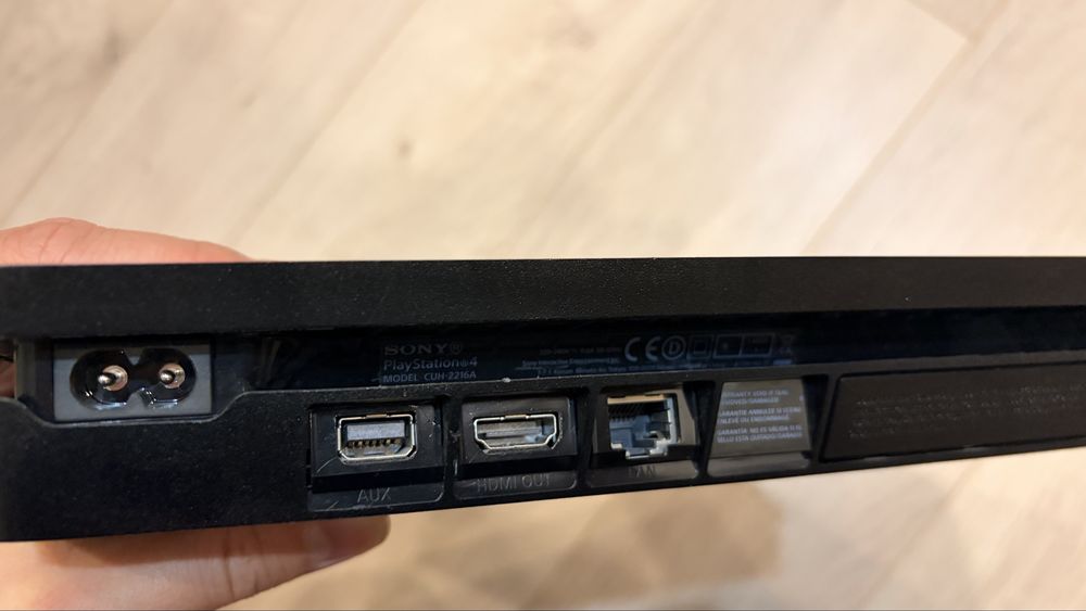 Playstation 4 Slim