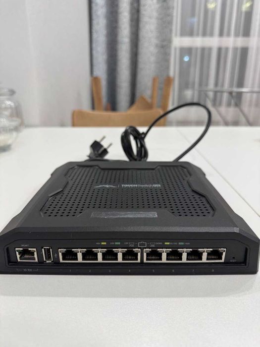 Продам коммутатор Ubiquiti TOUGHSwitch 8 Pro