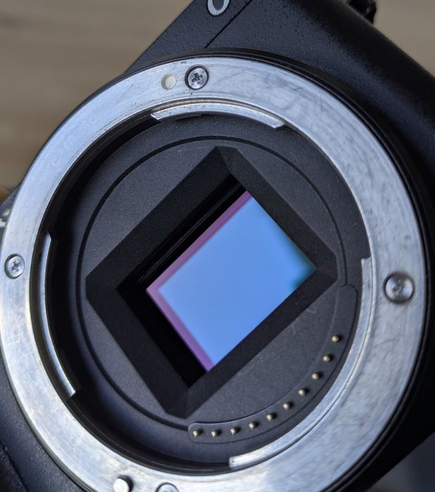 Sony a6300 Дигитална Камера в Отлично Състояние Перфектна за Видео | 4 Батерии, Аксесоари