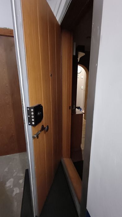 Продам дверь железную