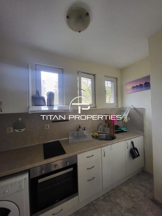 Продава се Тристаен апартамент в Бургас, Възраждане - 80 кв.м за 2250 €/кв.м - Снимка #2