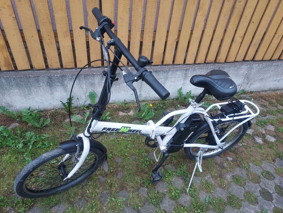 Trotineta electrică pliantă, baterie, încărcător, cheie