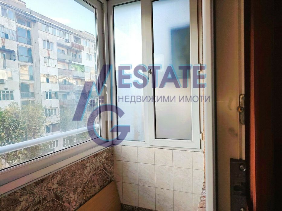 Дава се под наем Двустаен апартамент в Бургас, Възраждане - 68 кв.м за 357 € - Снимка #3