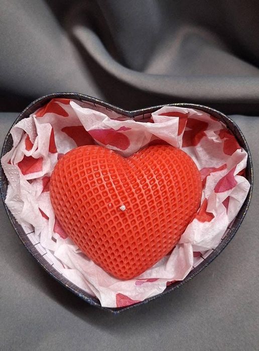 Подарък влюбени свещ и фигурка