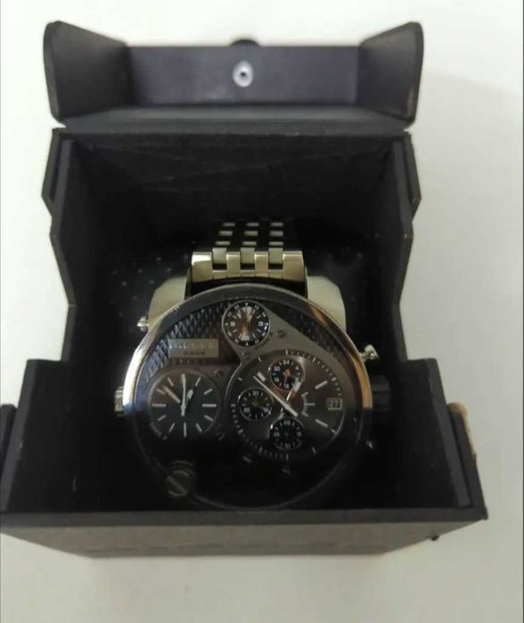 Продам стильные часы  Diesel