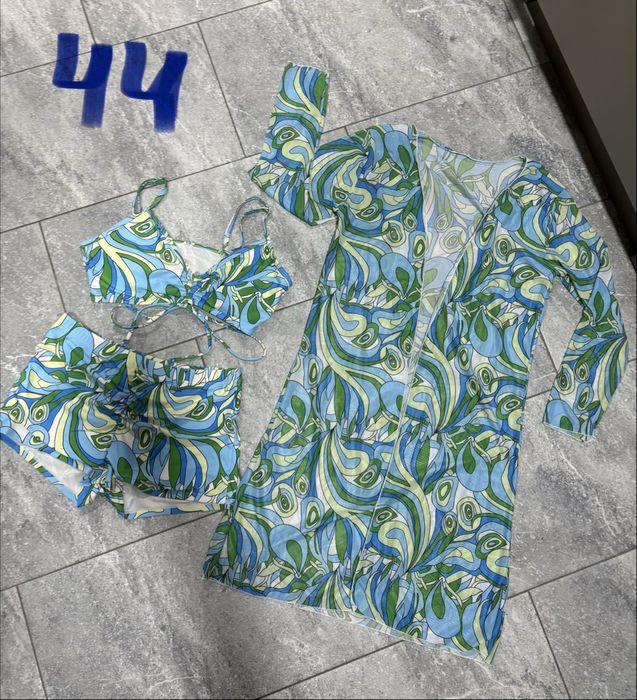 Продам купальники