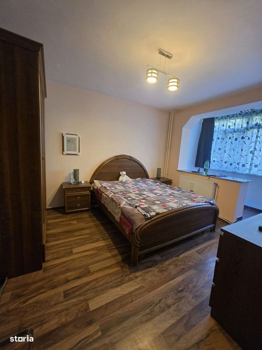 Apartament 3 camere Cornisa etaj II