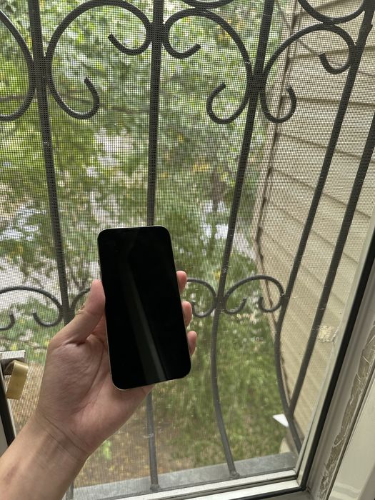 Продаю iPhone 13 Pro в отличном состояние