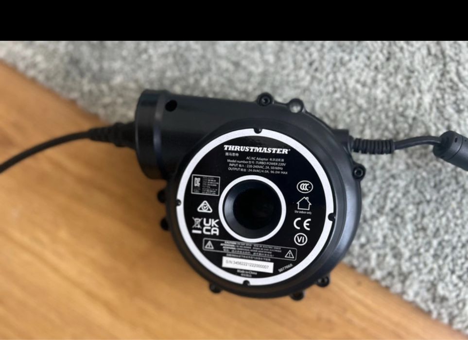 Volan Thrustmaster cu pedale T-GT