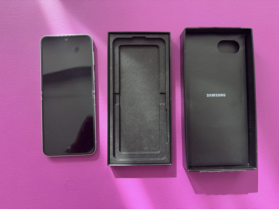 Samsung Galaxy Z 6 Flip