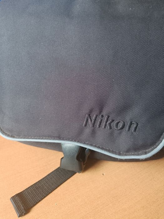 Nikon D90 и обектив Nikkor AF-S 18-105 DX