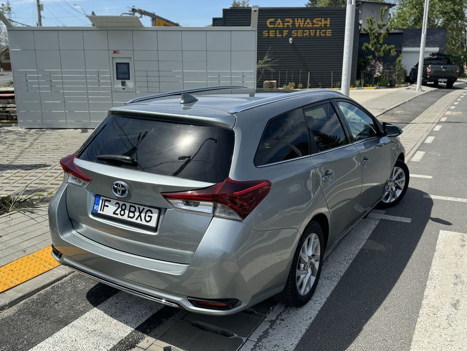 Toyota Auris Hybrid