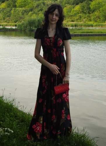 vand rochita foarte eleganta, material finut