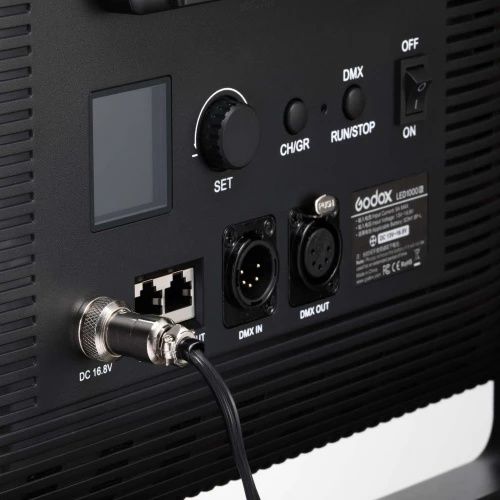 Осветитель студийный Godox LED1000D II