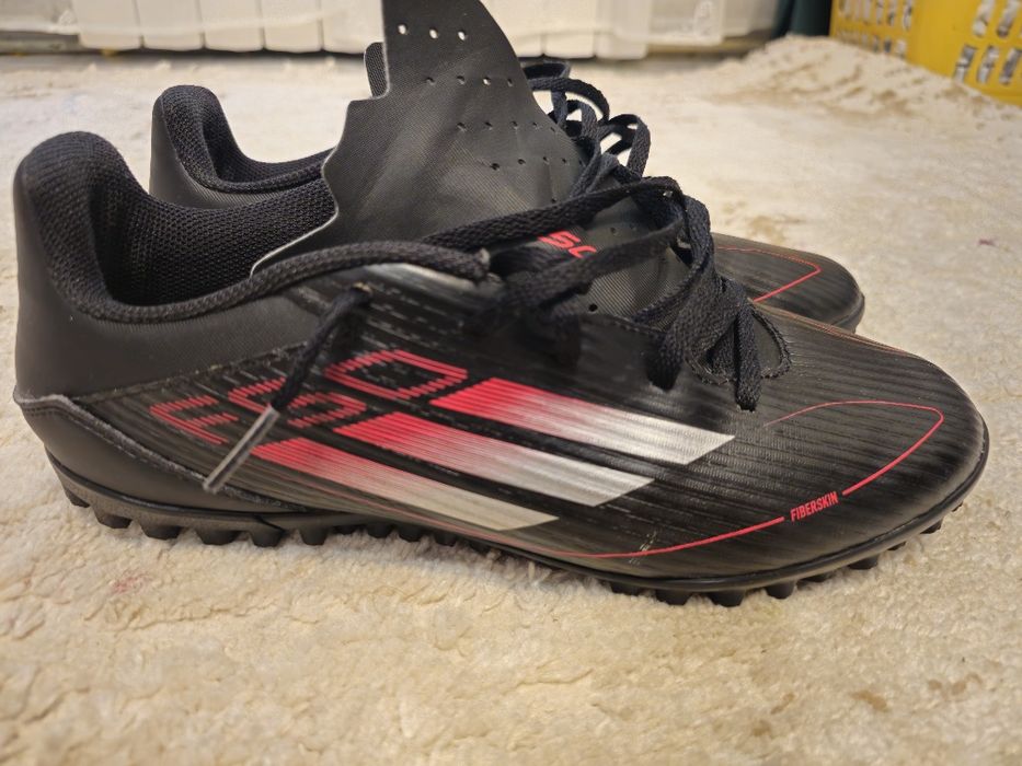Ghete de fotbal Adidas F50 TF pt teren sintetic, marime 42 potrivit pt 41