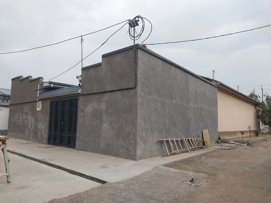 Назарбек,,Токзор махалласида поезд йулига етмастан янги уй сотилади