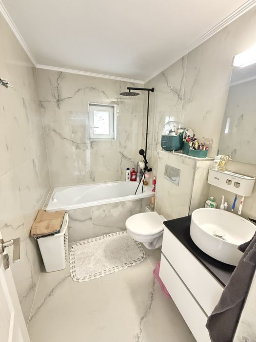 Apartament 3 camere decomandat, cartier Rogerius