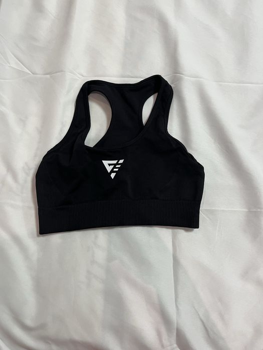 Дрехи на Genezis