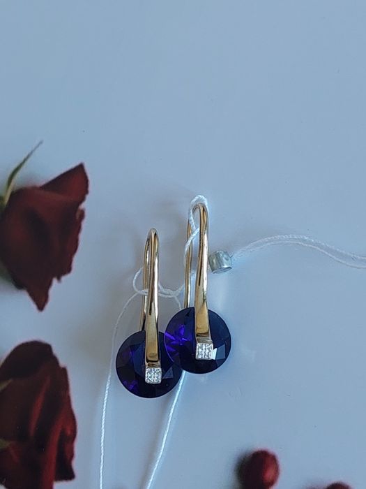 Золотые серьги с бриллиантами