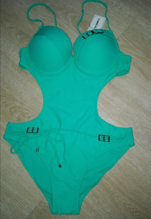 Costum baie întreg
