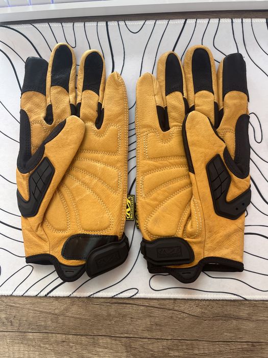 Manusi Mechanix Wear