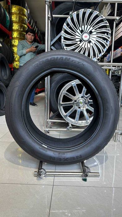 Nexen 235/55 R19 Roadian GTX