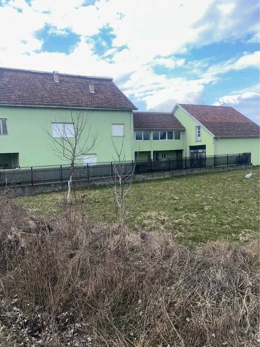 casa de vanzare in loc.Negresti Oas ,Tur,aproape de complexul Grig Dan.