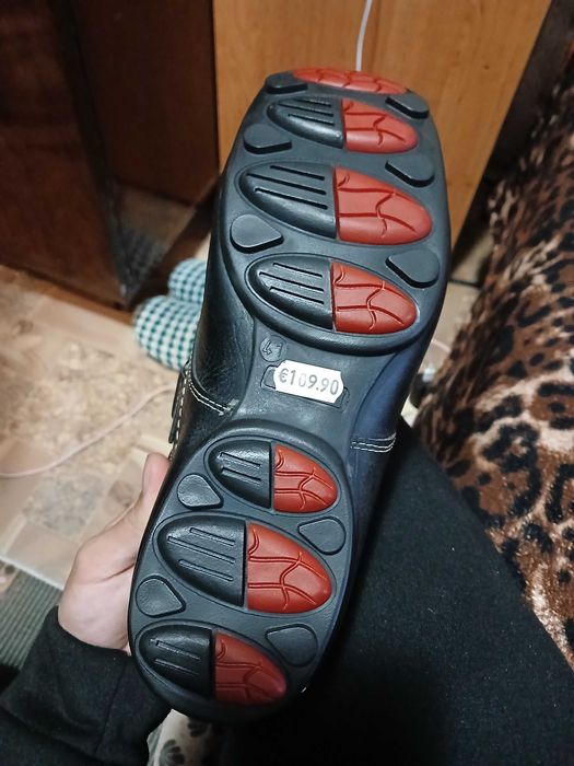 Продавам мокасини