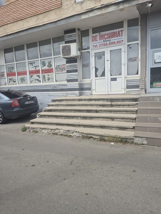 Închiriez spațiu comercial Rovine