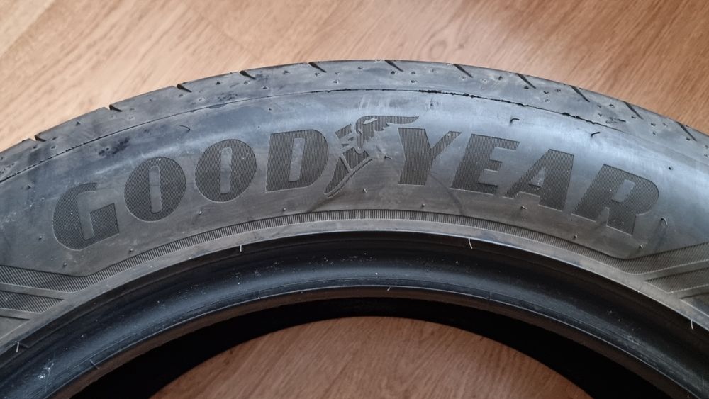 Set anvelope de vară Goodyear 235/55 R19
Dimensiune: 235/55