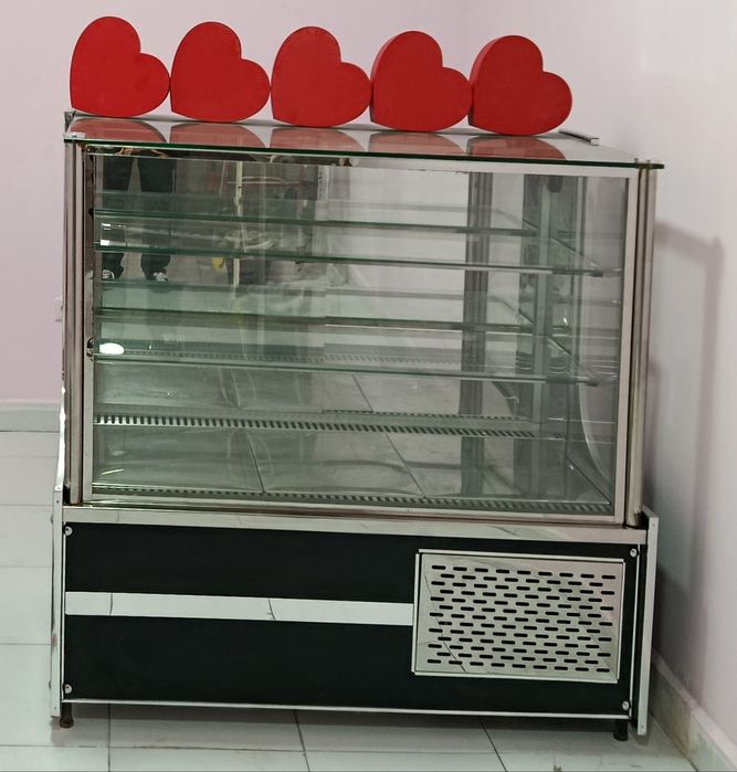 Витрина холодильник