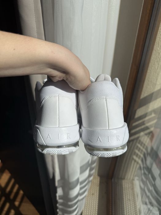 Nike Jordan Max Aura 3 'White Metallic Silver' CZ4167-110