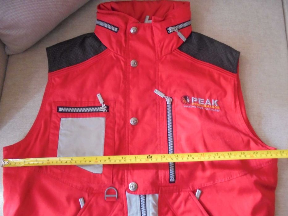 Яке без ръкави за планина/ски Peak Performance